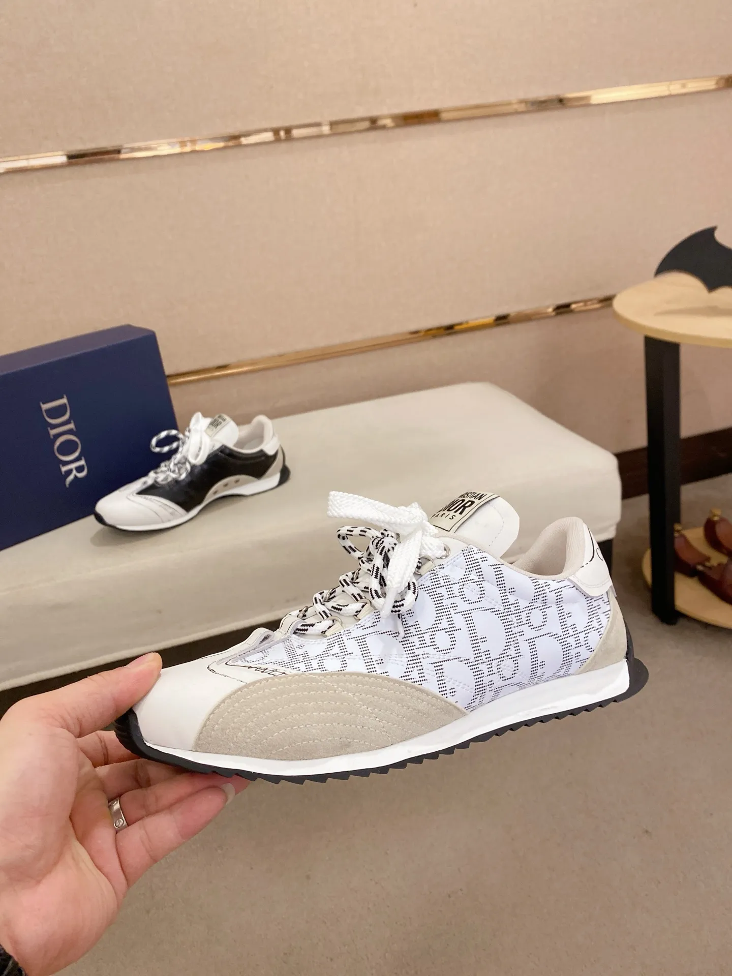 Men's shoes💰: 500💰Couple style💏 [Dior·Dior] New casual sports style men's shoes, new spring and summer design, perfect workmanship, lace-up lazy style to create wardrobe quality, upper: imported first-layer cowhide, mesh breathable lining soft and comfortable, ultra-light TPU wear-resistant outsole, simple, versatile fashion men's shoes, excellent color code number 35--44. (45,46 customized items are not returnable or exchangeable)